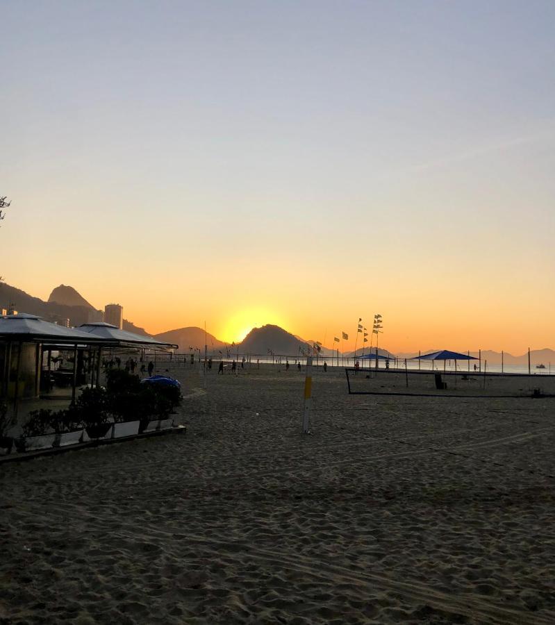Copa Beach Home - Copacabana Posto 4 Quadra Da Praia Rio de Janeiro Bagian luar foto