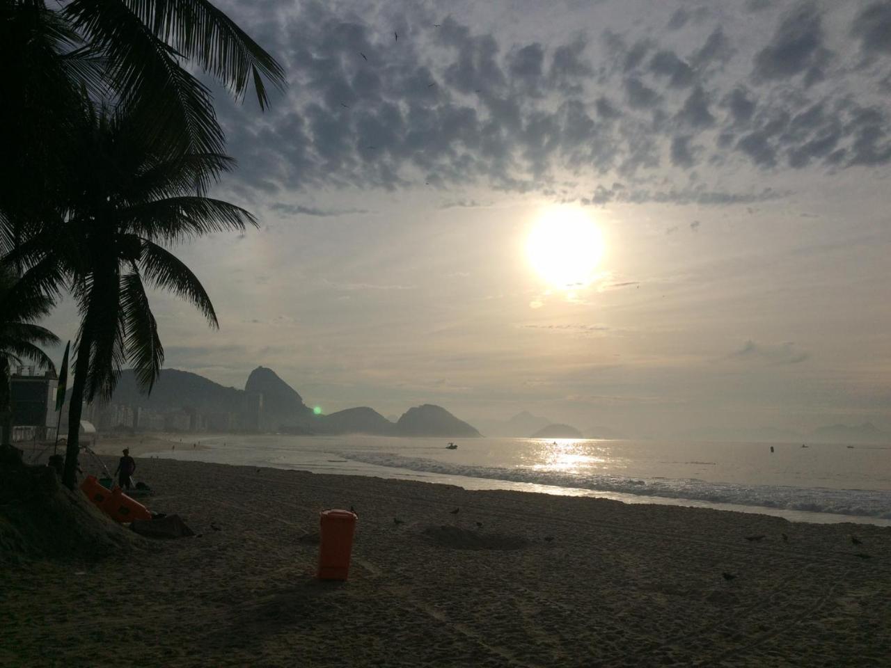 Copa Beach Home - Copacabana Posto 4 Quadra Da Praia Rio de Janeiro Bagian luar foto